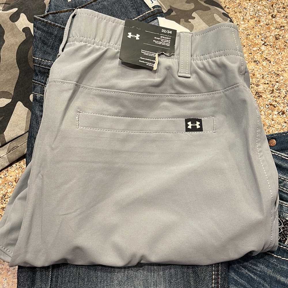 Men’s Under Armor size 32/34 straight